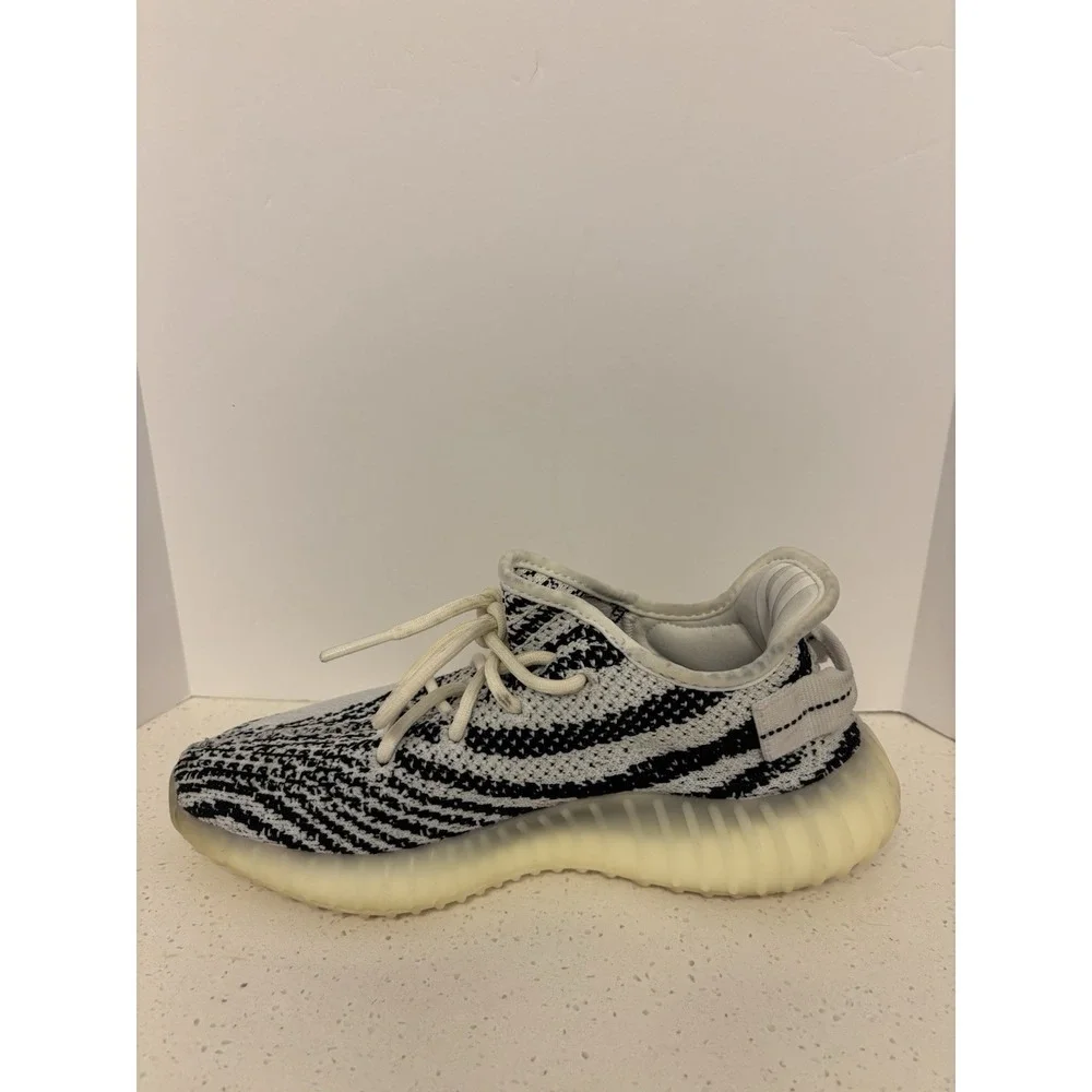 Adidas Yeezy Boost 350 V2 Low Zebra Size 5.5 Kanye West Sneakers